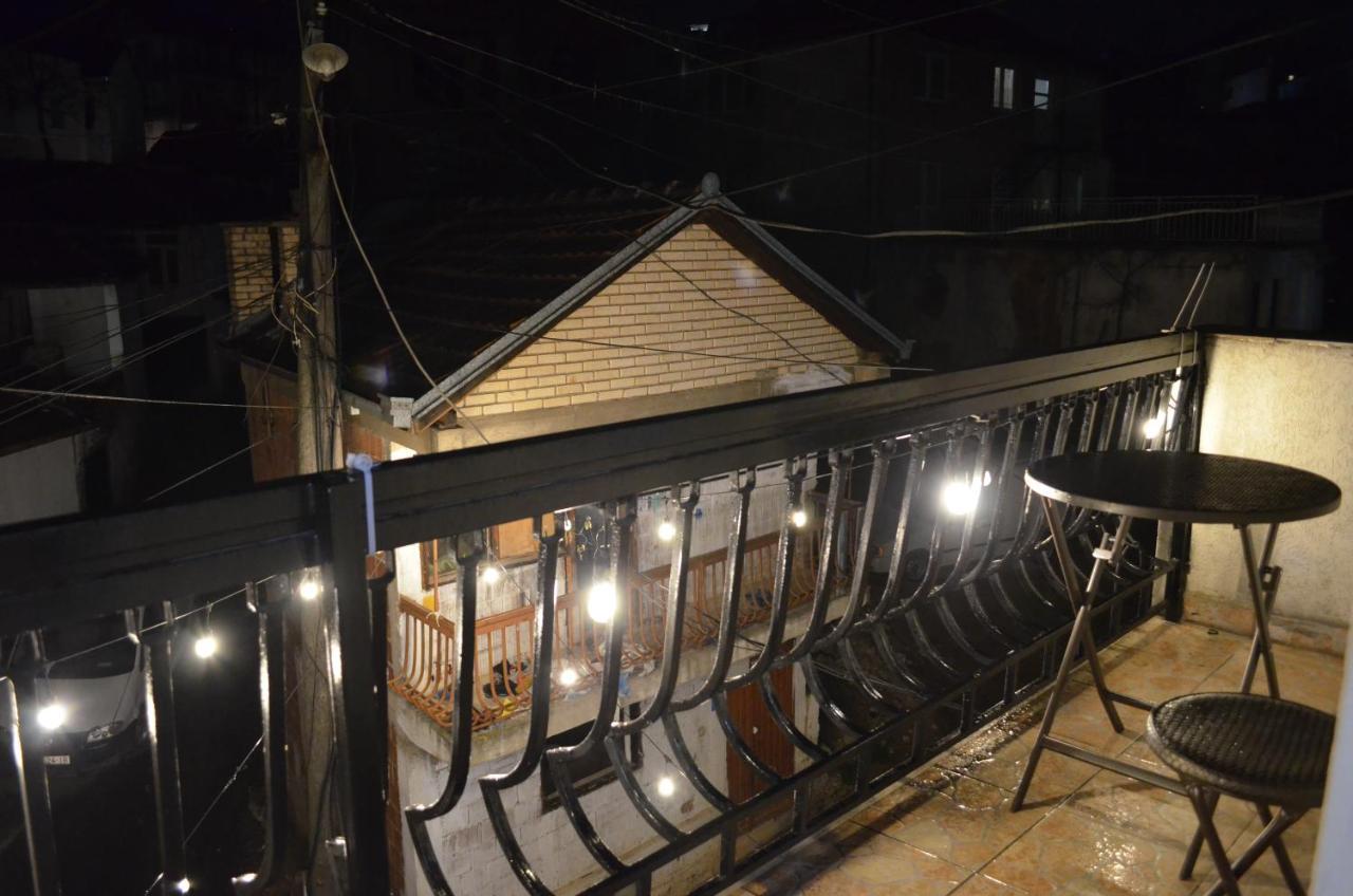 Moonlight Hostel พริสตีนา ภายนอก รูปภาพ
